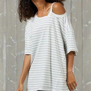 Suzanne Betro Light Blue & White Stripe Exposed-Seams Cutout Top - Size 3X - NWT